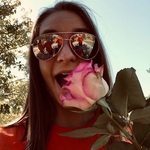 Meet your Posher, Natalie